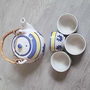 Tea Pot and Tea Cups